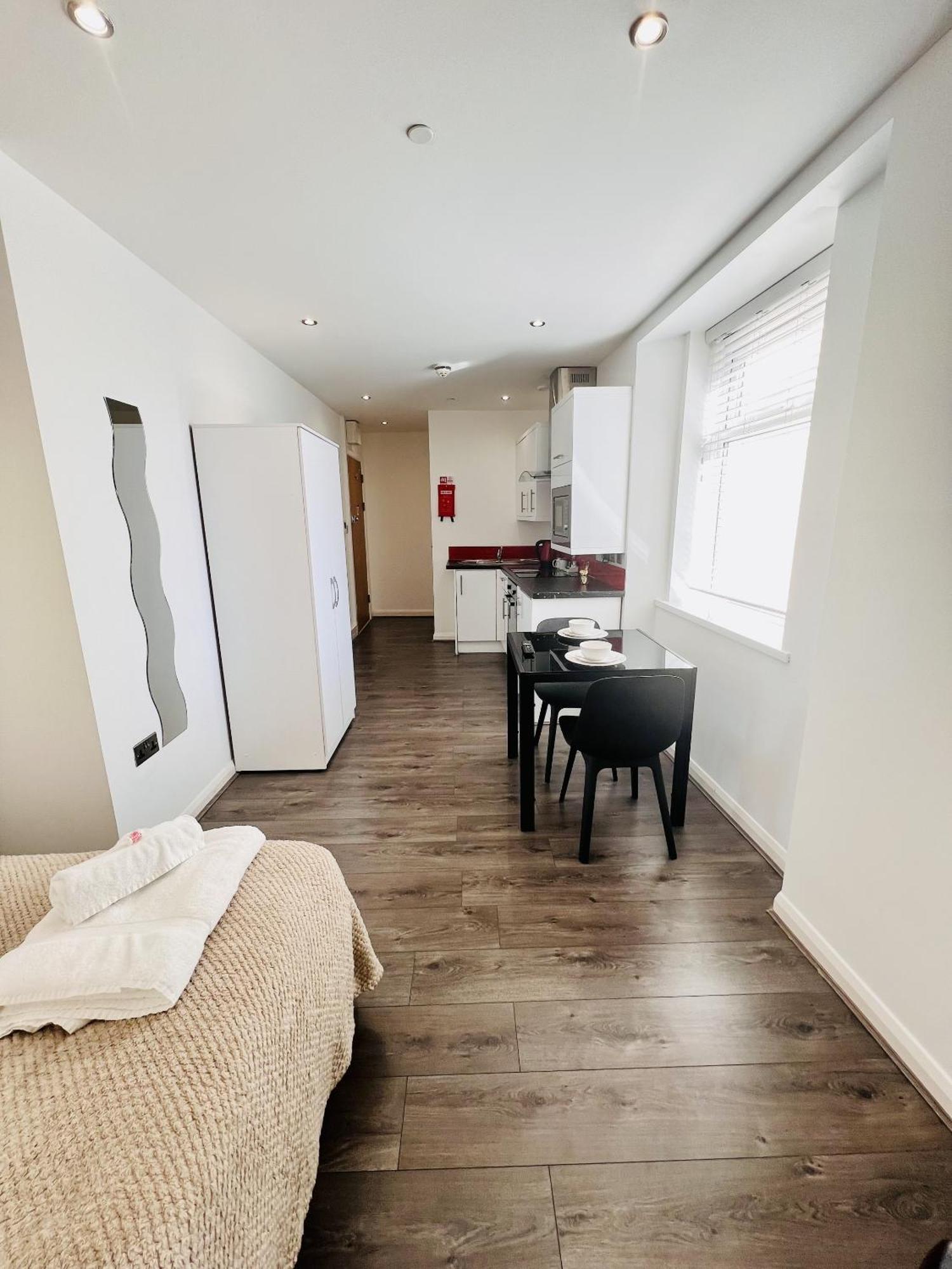 Fox House Studios, Aparthotel 4*
